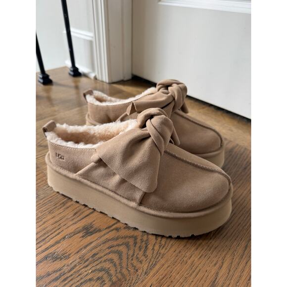 NWT Ugg Platform Slip-On Bow Sand Womens Size 7 - Picture 11 of 15